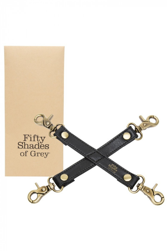 FIFTY SHADES OF GREY Attaches en Croix Bound to you